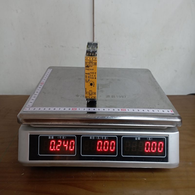 Pilz PNOZ XV1P Safety Relay - Image 2