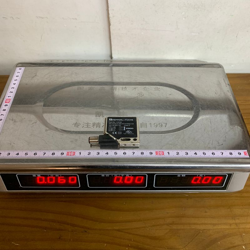 PEPPERL+FUCHS MLV12-8-H-250-RT4765b124 Diffuse Reflection Photoelectric Sensor - Image 2