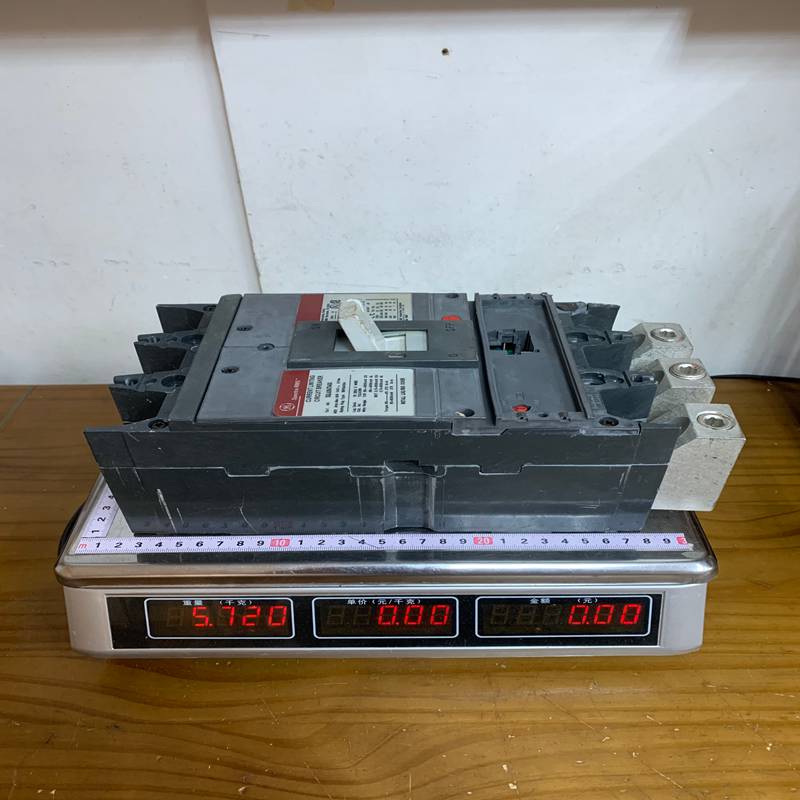 GE SGLA36AT0400 Molded Case Circuit Breaker - Image 2