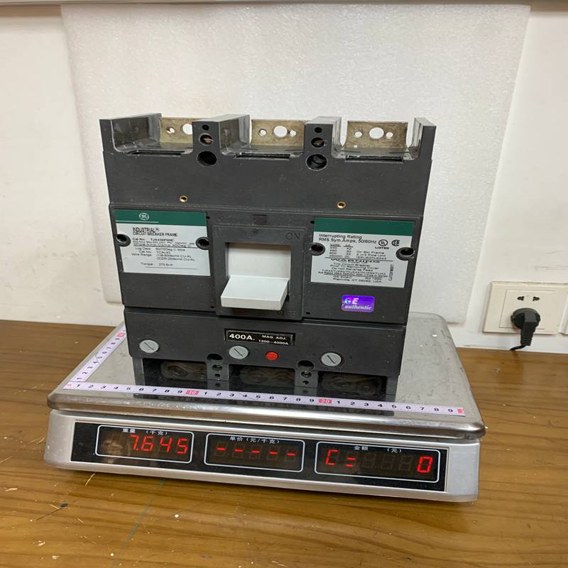 GE TJK436F000 Molded Case Circuit Breaker - Image 2