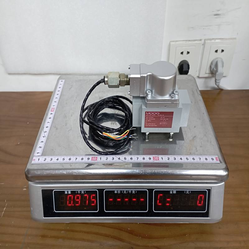 Moog G772K240 High-Response Electro-Hydraulic Servo Valve - Image 2