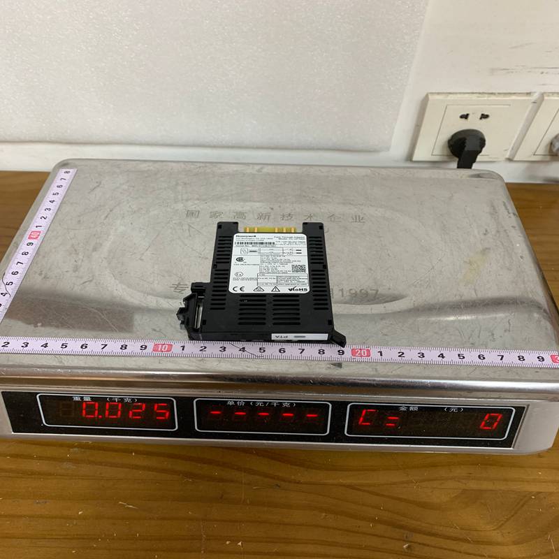 Honeywell CC-UPTA01 Pass-Through Adapter Module - Image 2