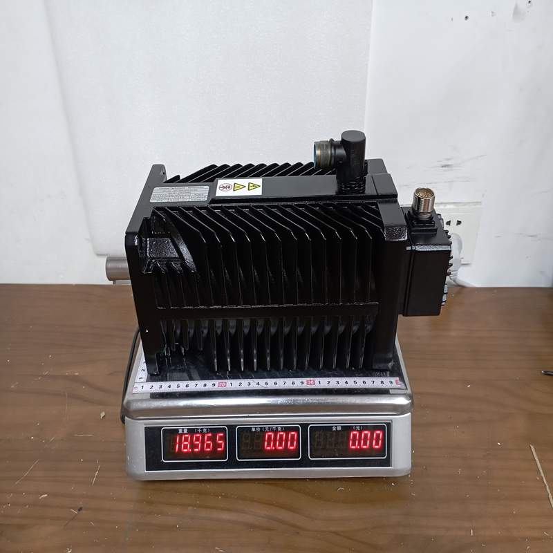 NIDEC 142UME200CACAA AC Servo Motor - Image 2